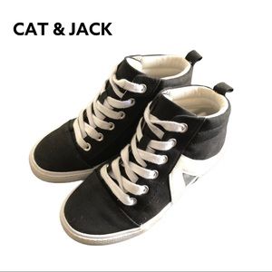 Boys Cat & Jack high top sneakers size 1